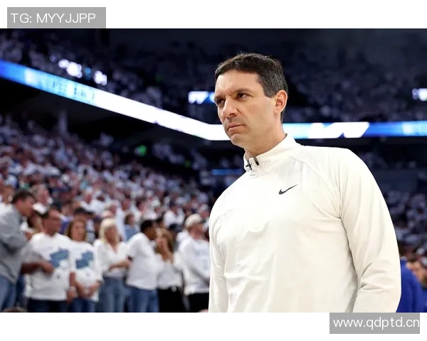 戴格诺特点评华莱士：攻防俱佳，表现全面